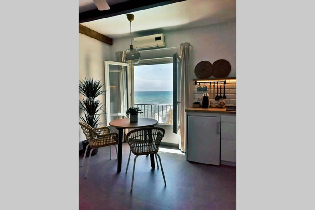 Beachfront Apartment Near Marbella Sitio de Calahonda Exterior photo