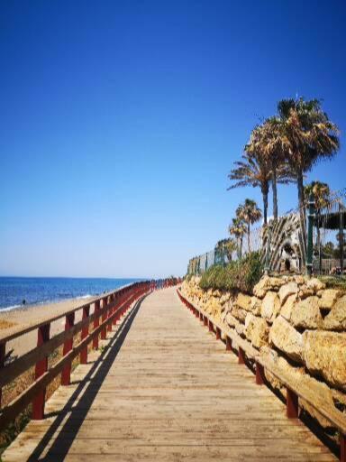 Beachfront Apartment Near Marbella Sitio de Calahonda Exterior photo