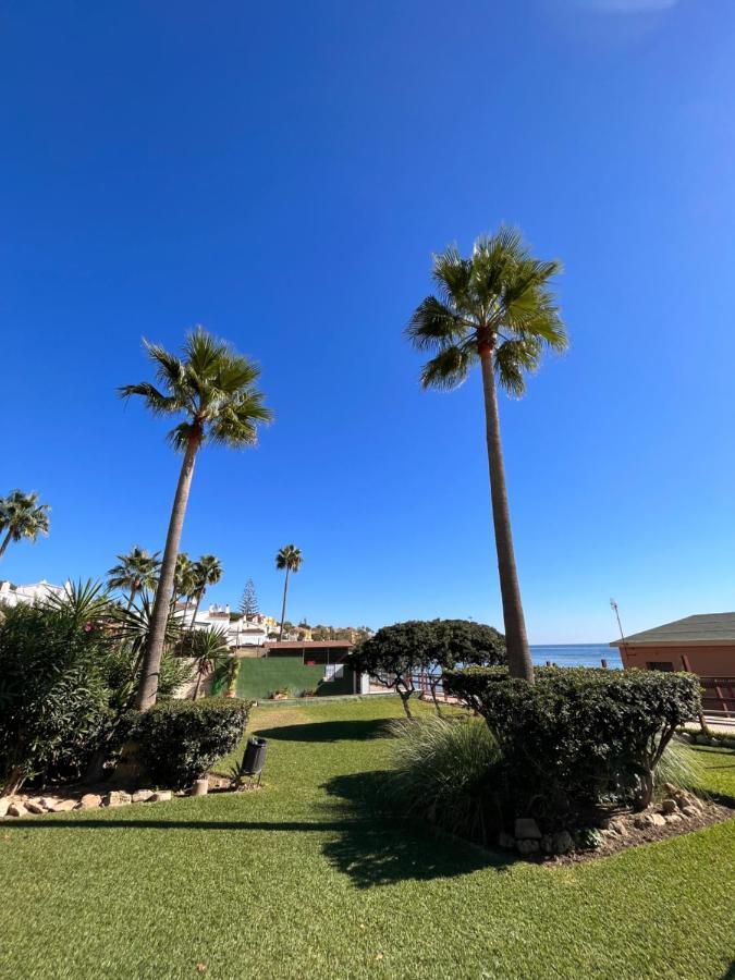 Beachfront Apartment Near Marbella Sitio de Calahonda Exterior photo