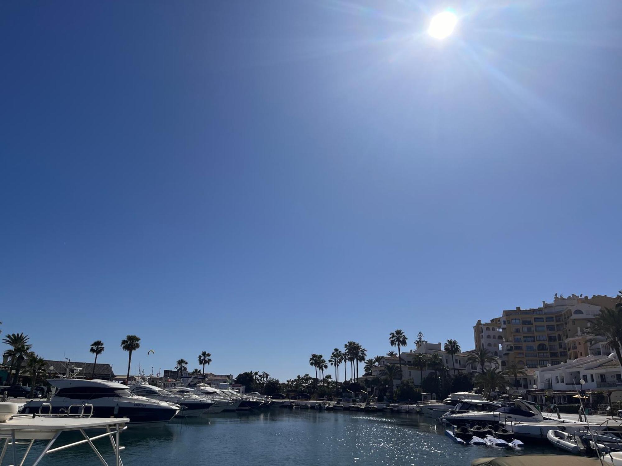 Beachfront Apartment Near Marbella Sitio de Calahonda Exterior photo