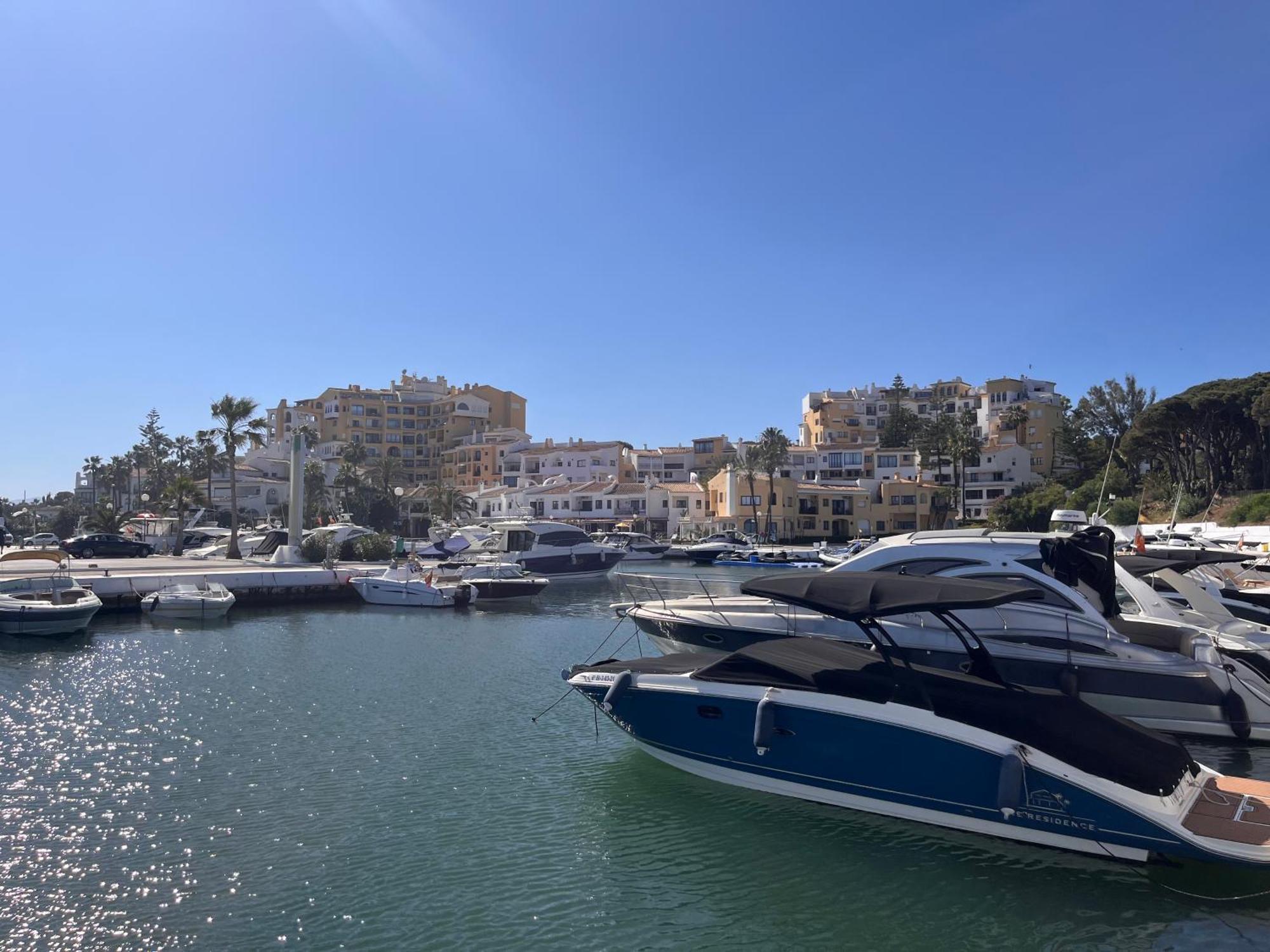 Beachfront Apartment Near Marbella Sitio de Calahonda Exterior photo